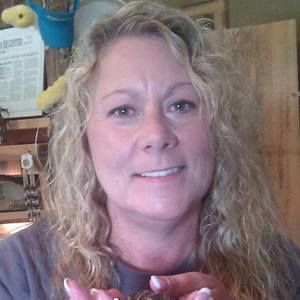 Meet your Posher, Debbie